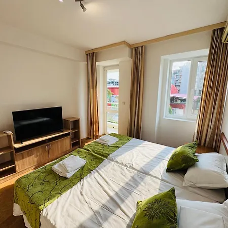Sunny House 101 One Bedroom *