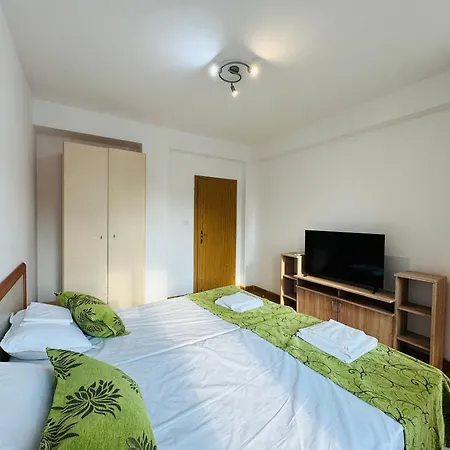Sunny House 101 One Bedroom *