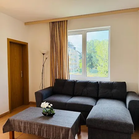 Sunny House 101 One Bedroom Apartment *