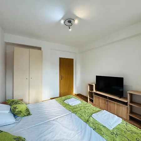 Sunny House 101 One Bedroom *