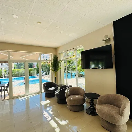 Sunny House 101 One Bedroom Apartment
